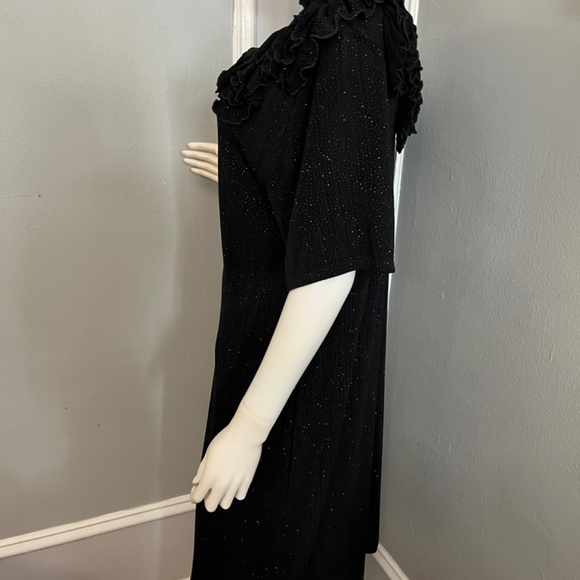 Onyx Evening Black Dress - Picture 5 of 10